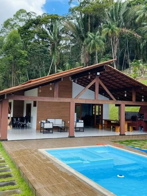 Casa de campo com piscina